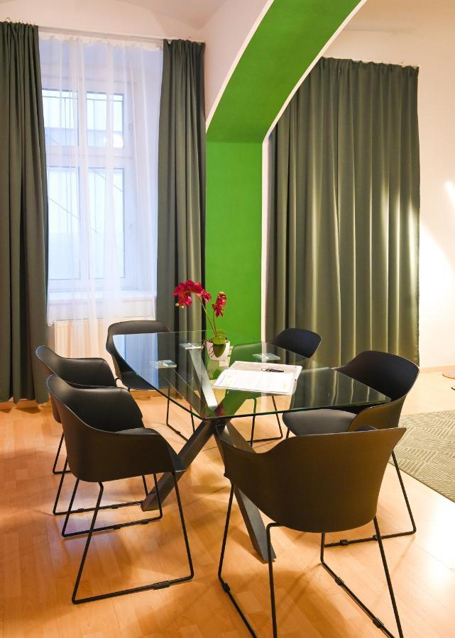 Elegant Suite Altes Akh Wina Bagian luar foto