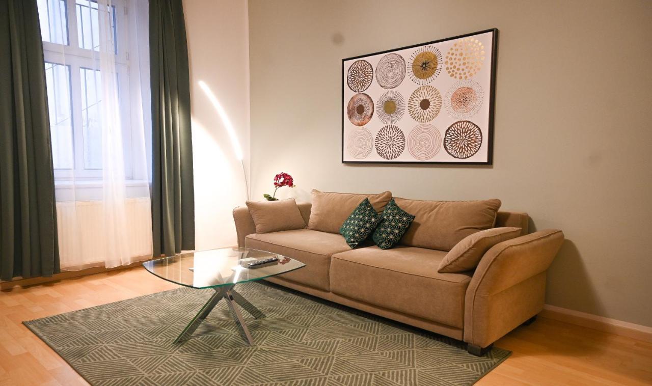 Elegant Suite Altes Akh Wina Bagian luar foto