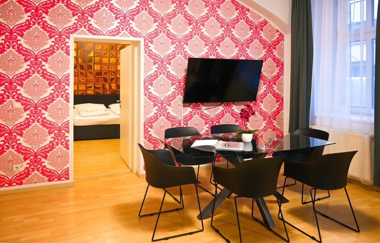 Elegant Suite Altes Akh Wina Bagian luar foto